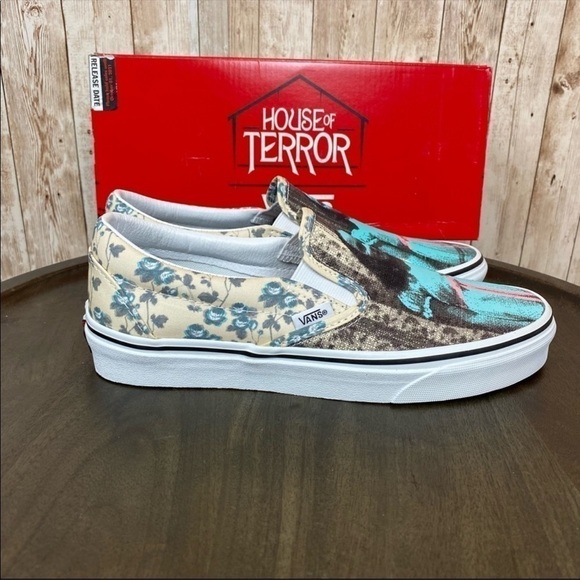 Vans x House of Terror The Shining Classic Slip on Sneaker Size 5 Women - Picture 5 of 12